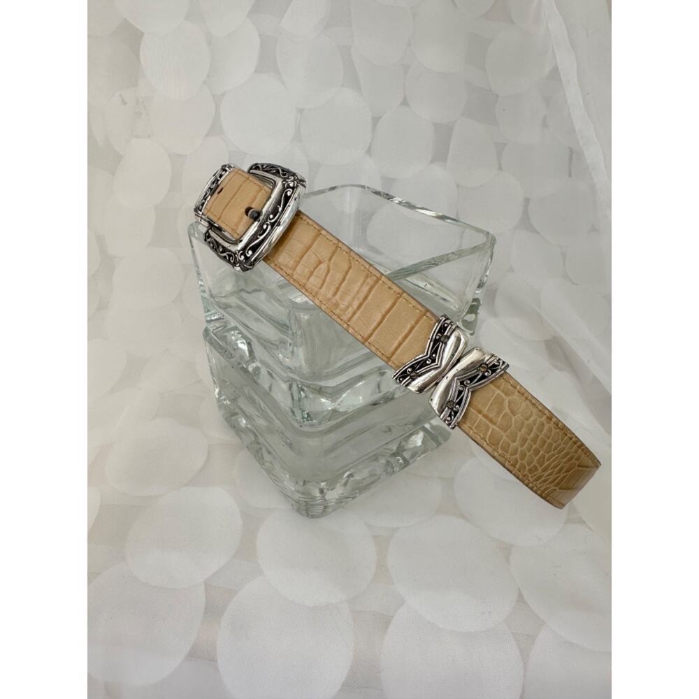 Vtg BRIGHTON Womens M -L belt Cream & Tan REVERSIBLE Leather Embossed animal - Picture 12 of 12